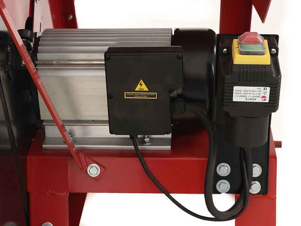 GeoTech SA 700-M - Sega per Ceppi Circolare Elettrica 3200 W 700 mm